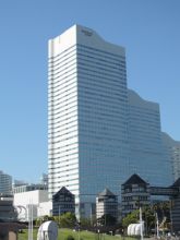 クイーンズタワー A棟の外観