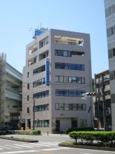 ベンハウス本社ビルの外観