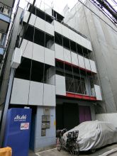 UIビルの外観