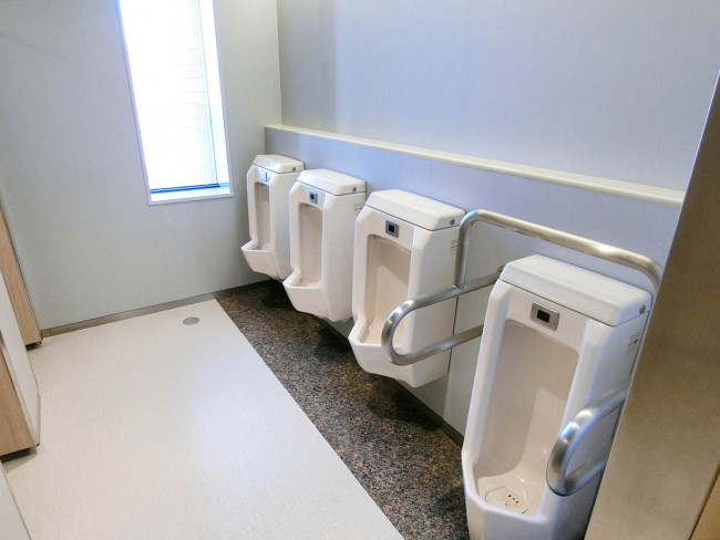 男性用トイレ