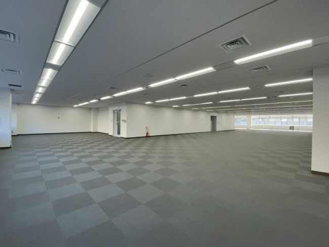 オフィス室内参考画像（5階・約154坪）