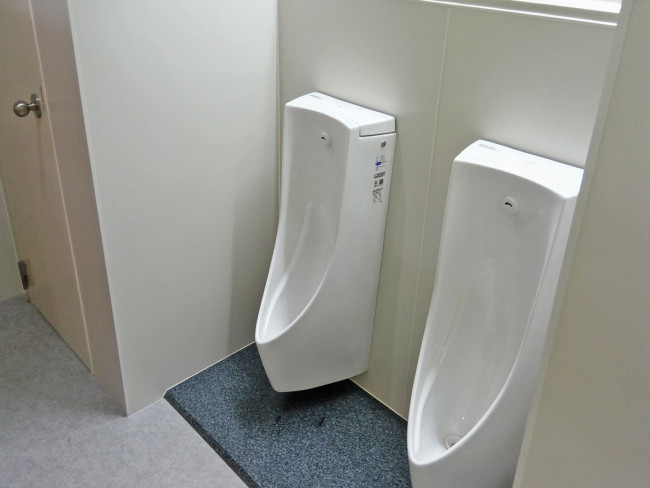 男性用トイレ