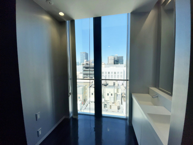 眺望が良く明るいトイレ内