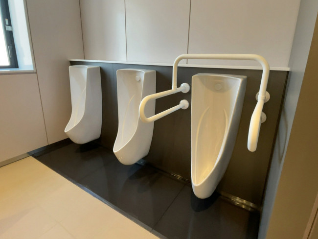 男性用トイレ