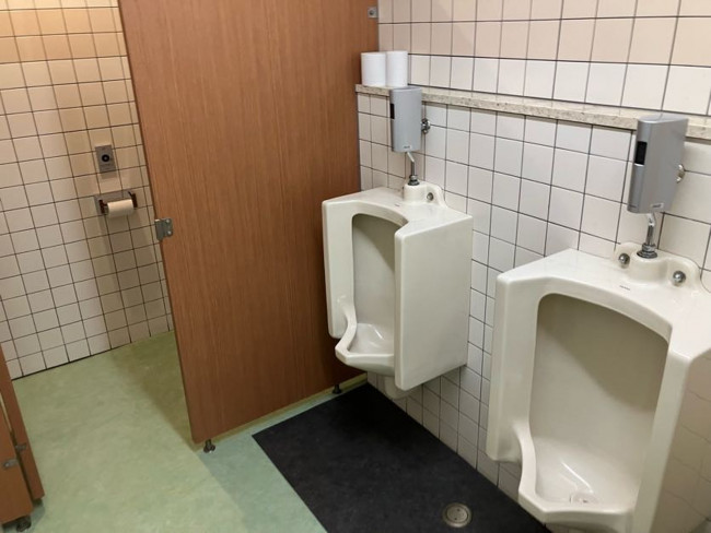 男性用トイレ