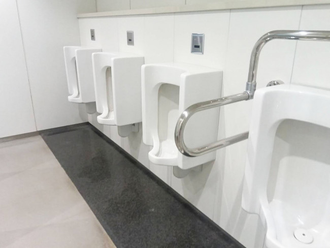 男性用トイレ