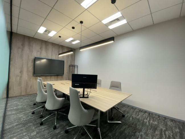会議室(8席)