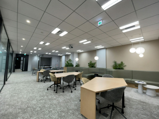 フルセットアップオフィス室内の様子(2階・約114坪)