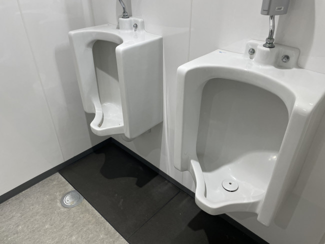 男性用トイレ