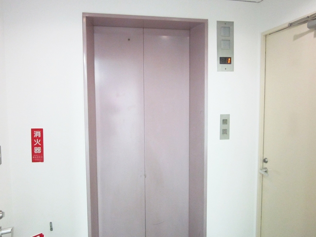 フロアエレベーター