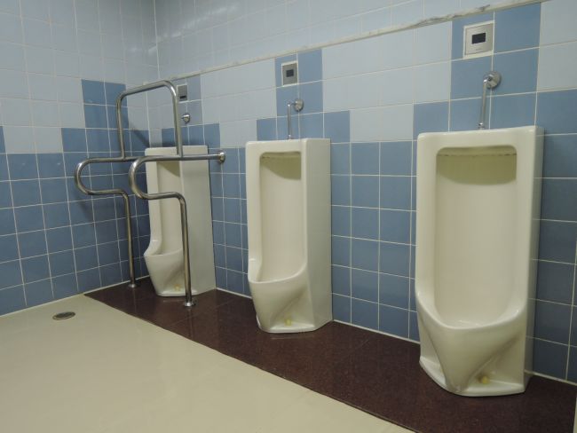 男性トイレ