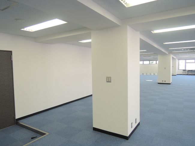 オフィスにある柱