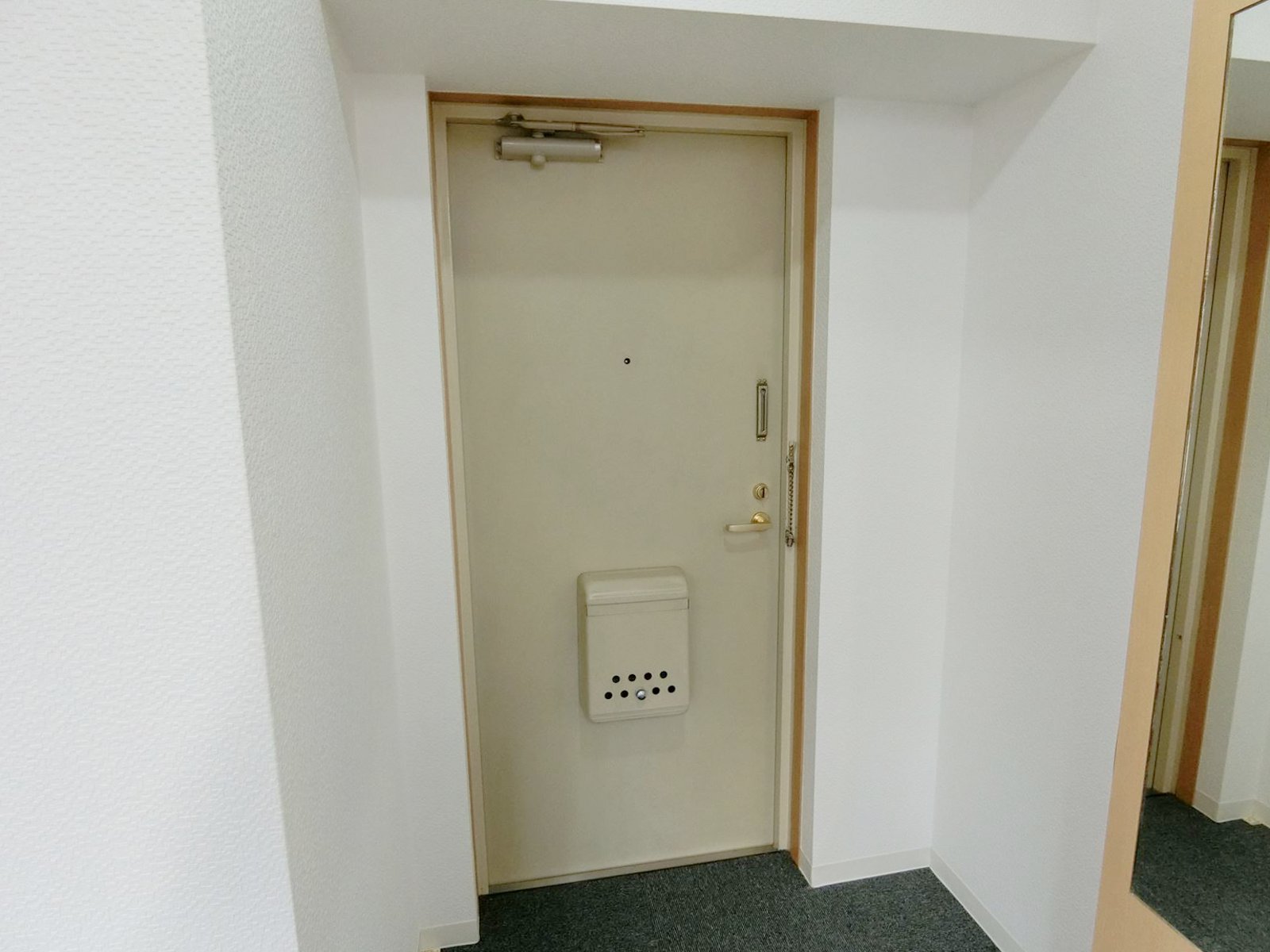 貸室出入り口