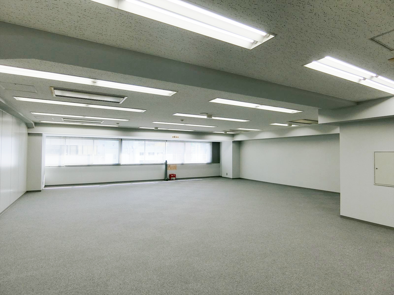 オフィス室内参考画像