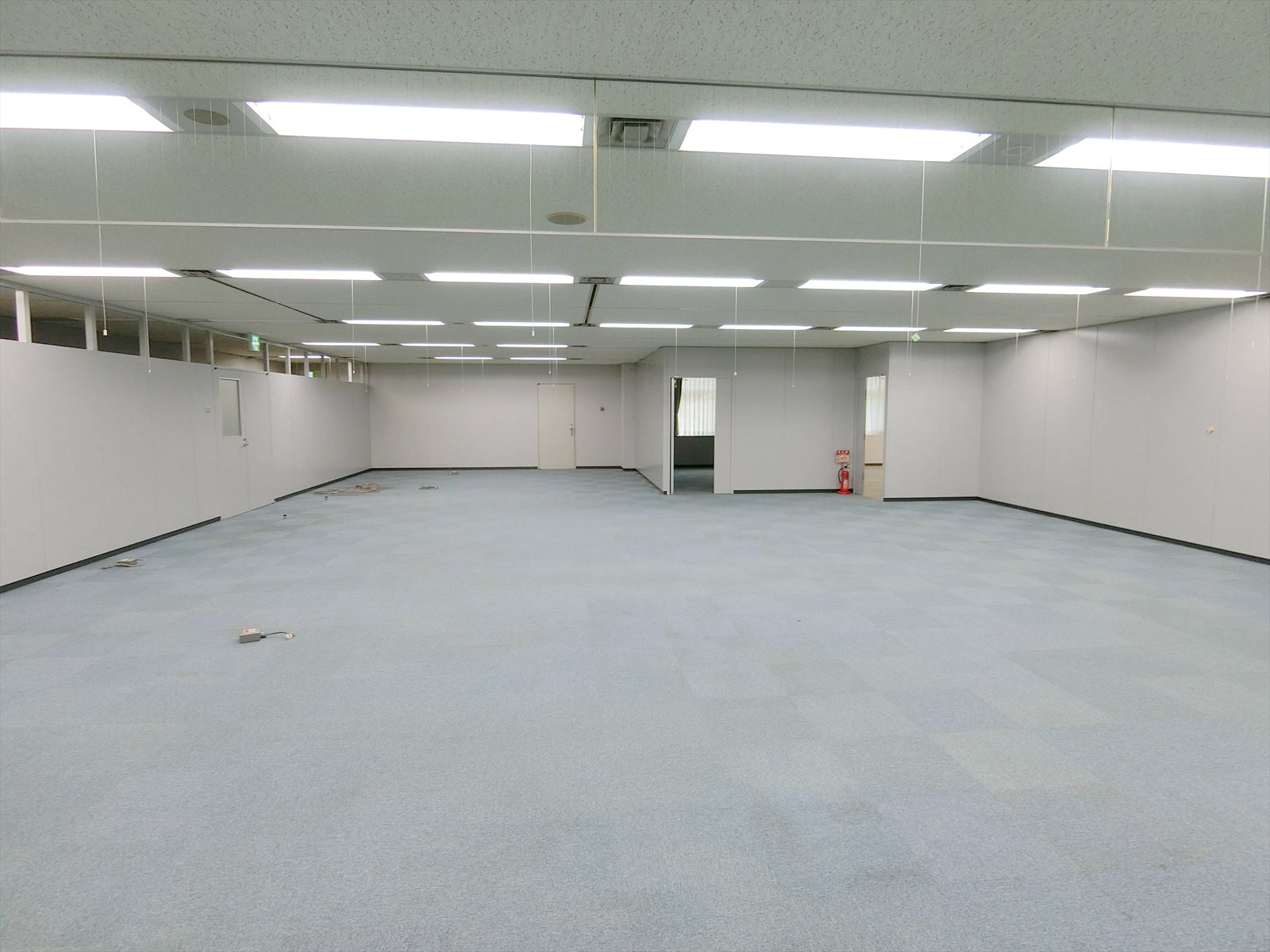 オフィス室内参考画像