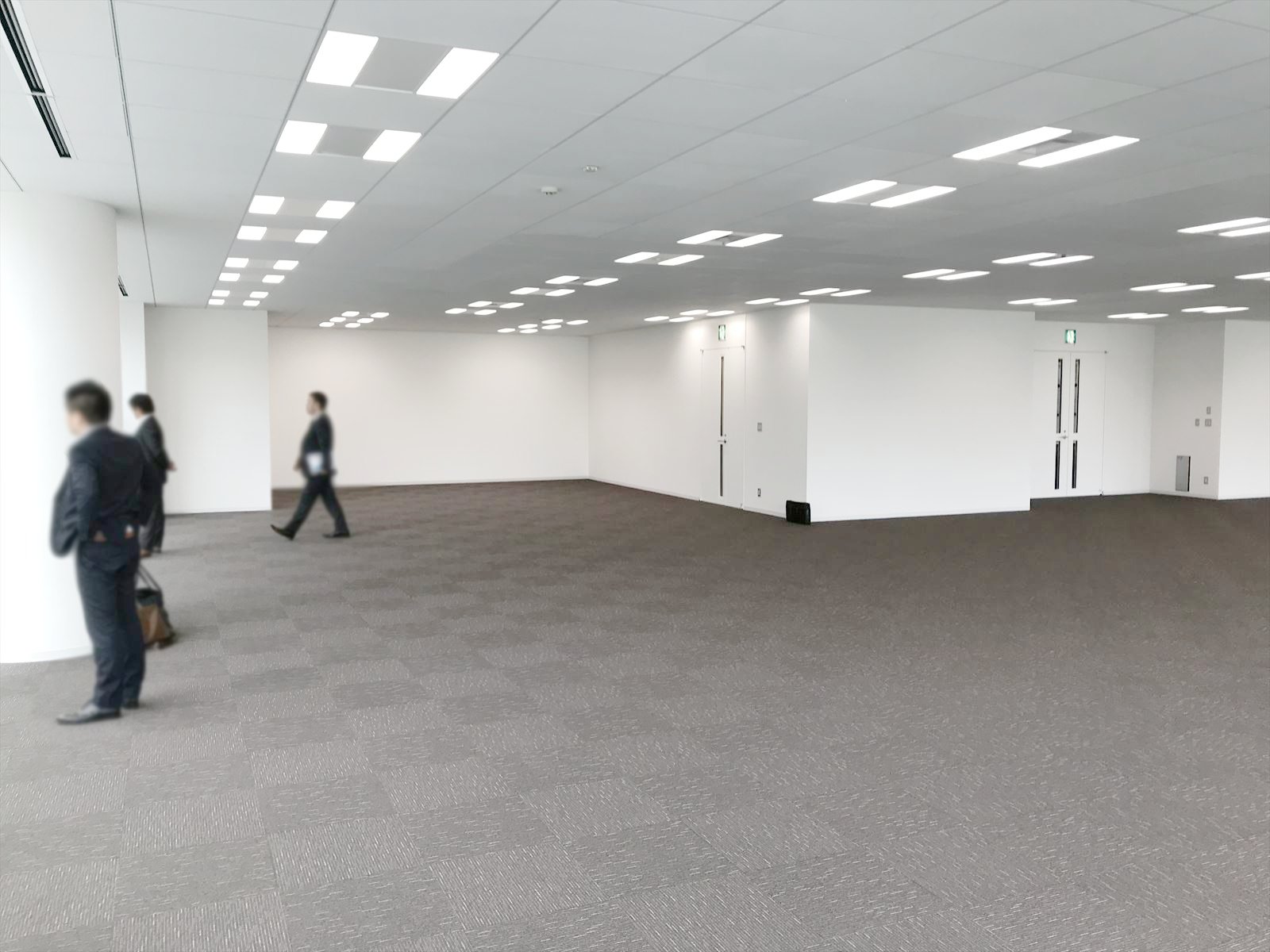 別角度からの様子