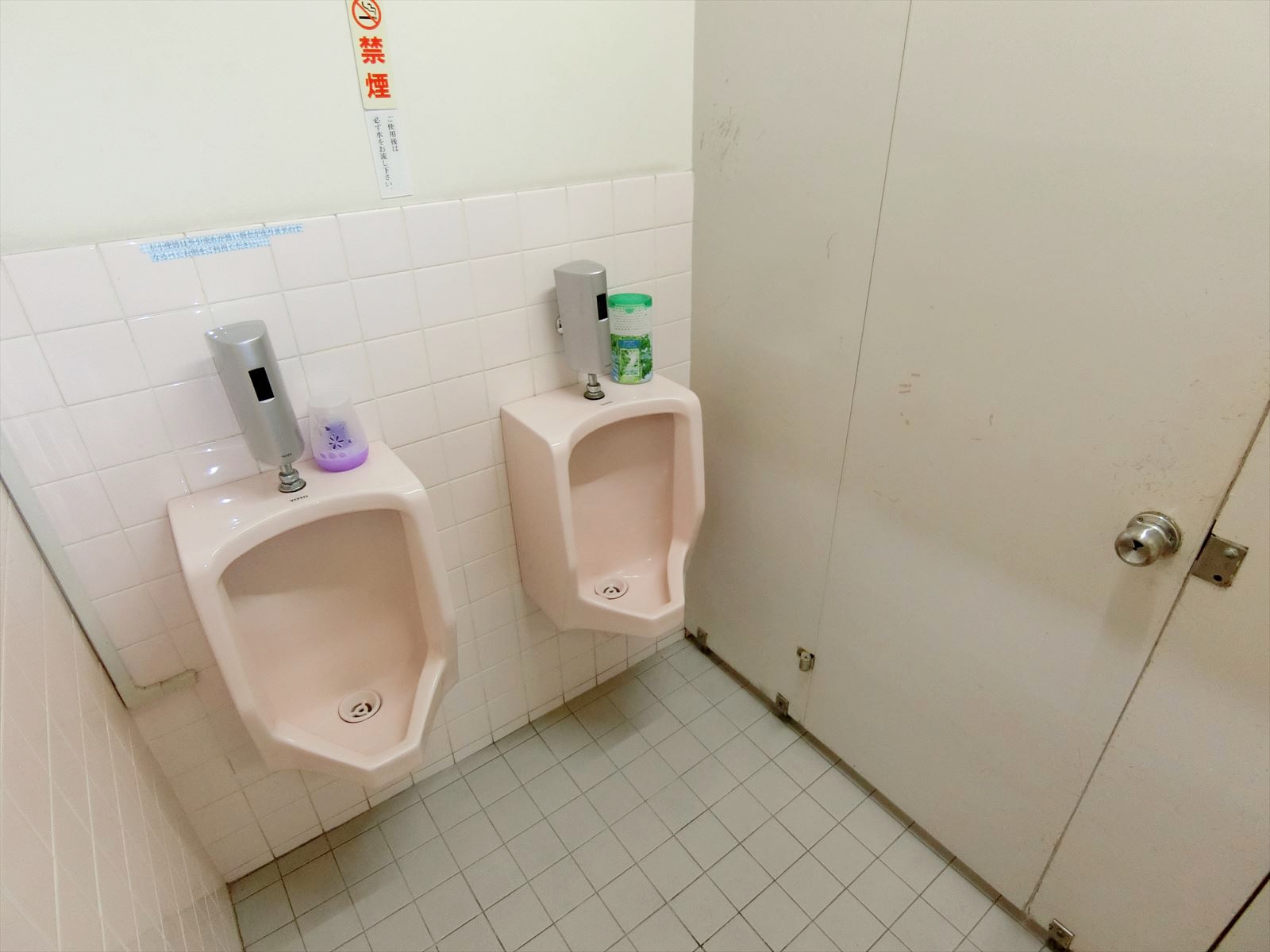 男性用トイレ