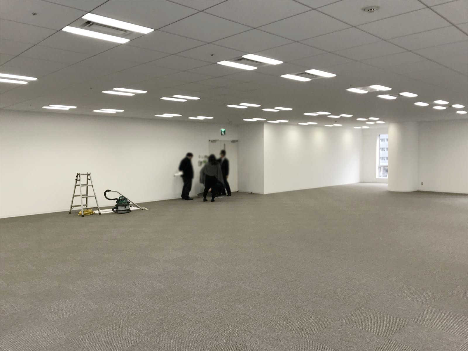 オフィス室内参考画像