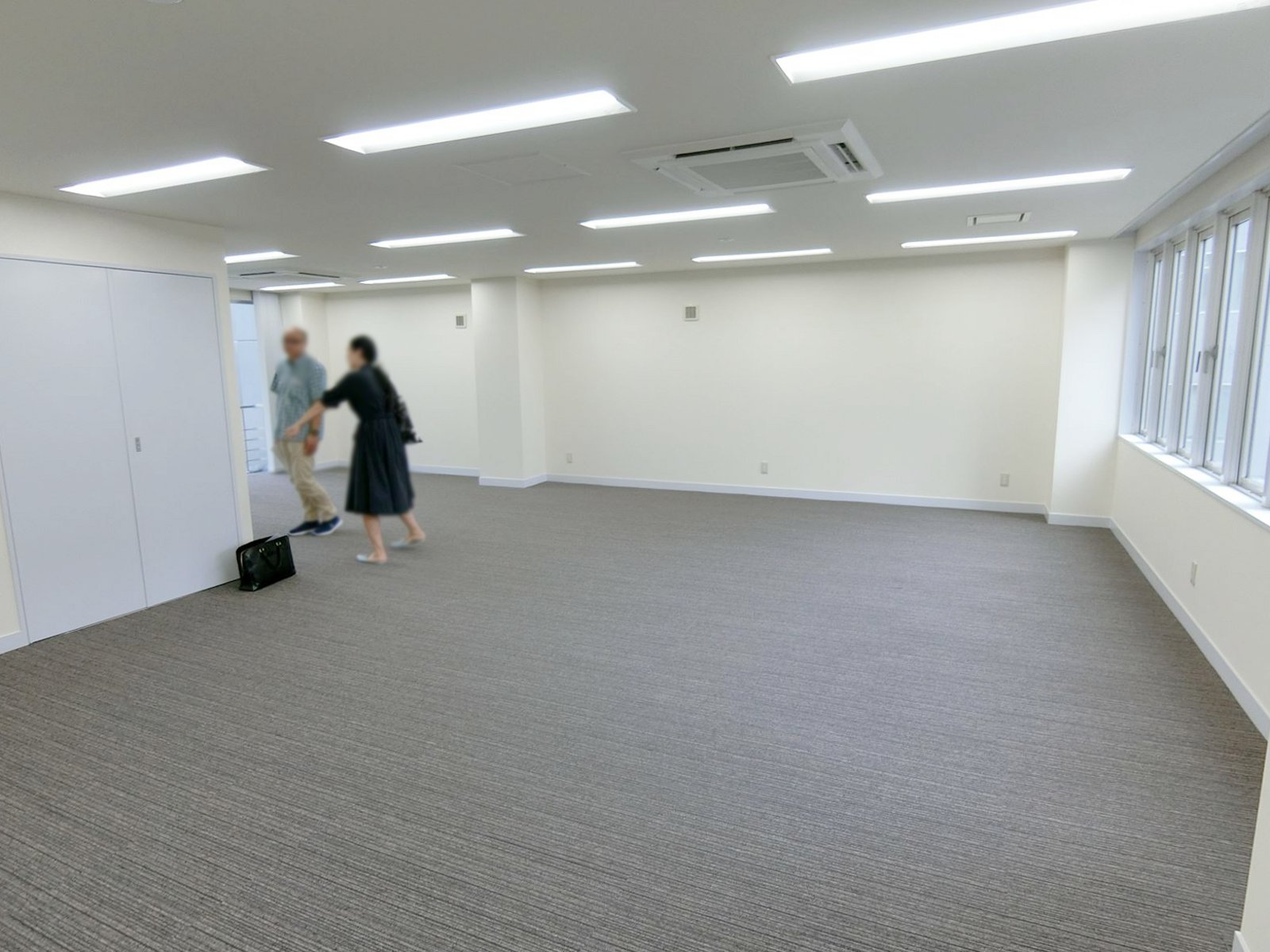 オフィス室内参考画像