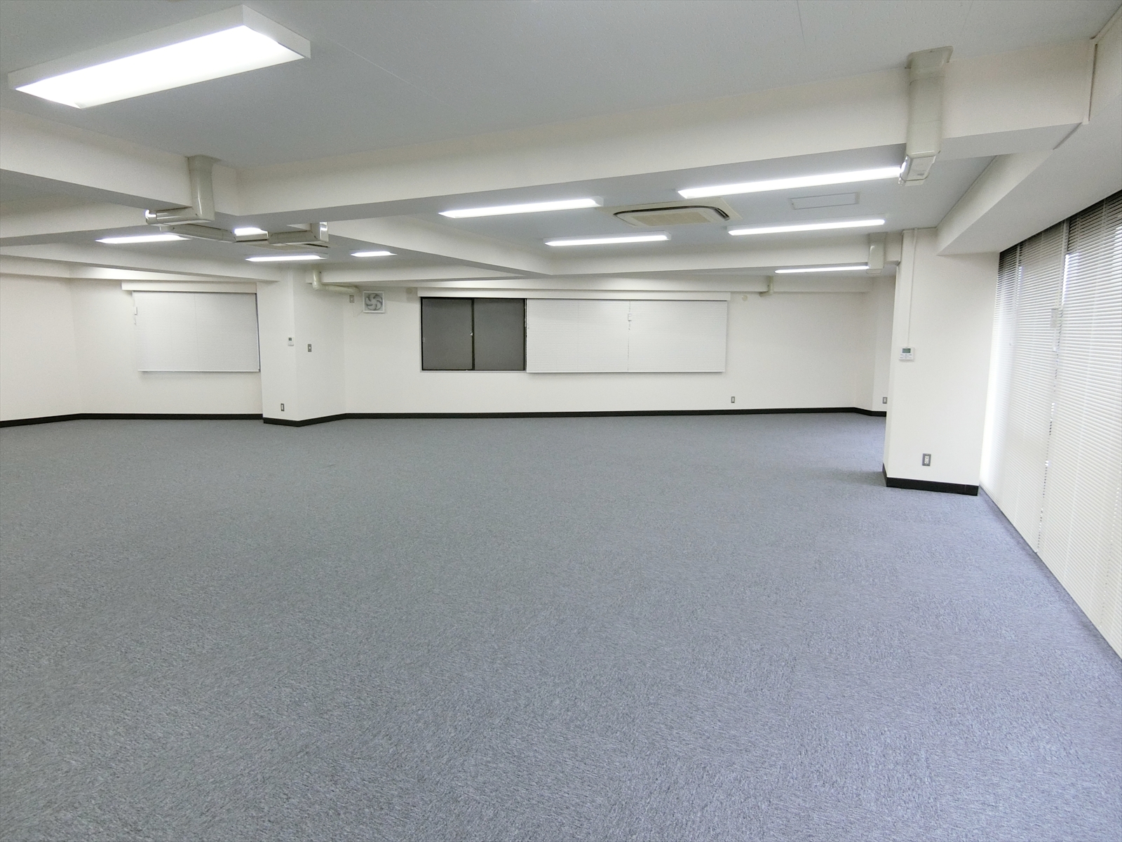 オフィス室内参考画像