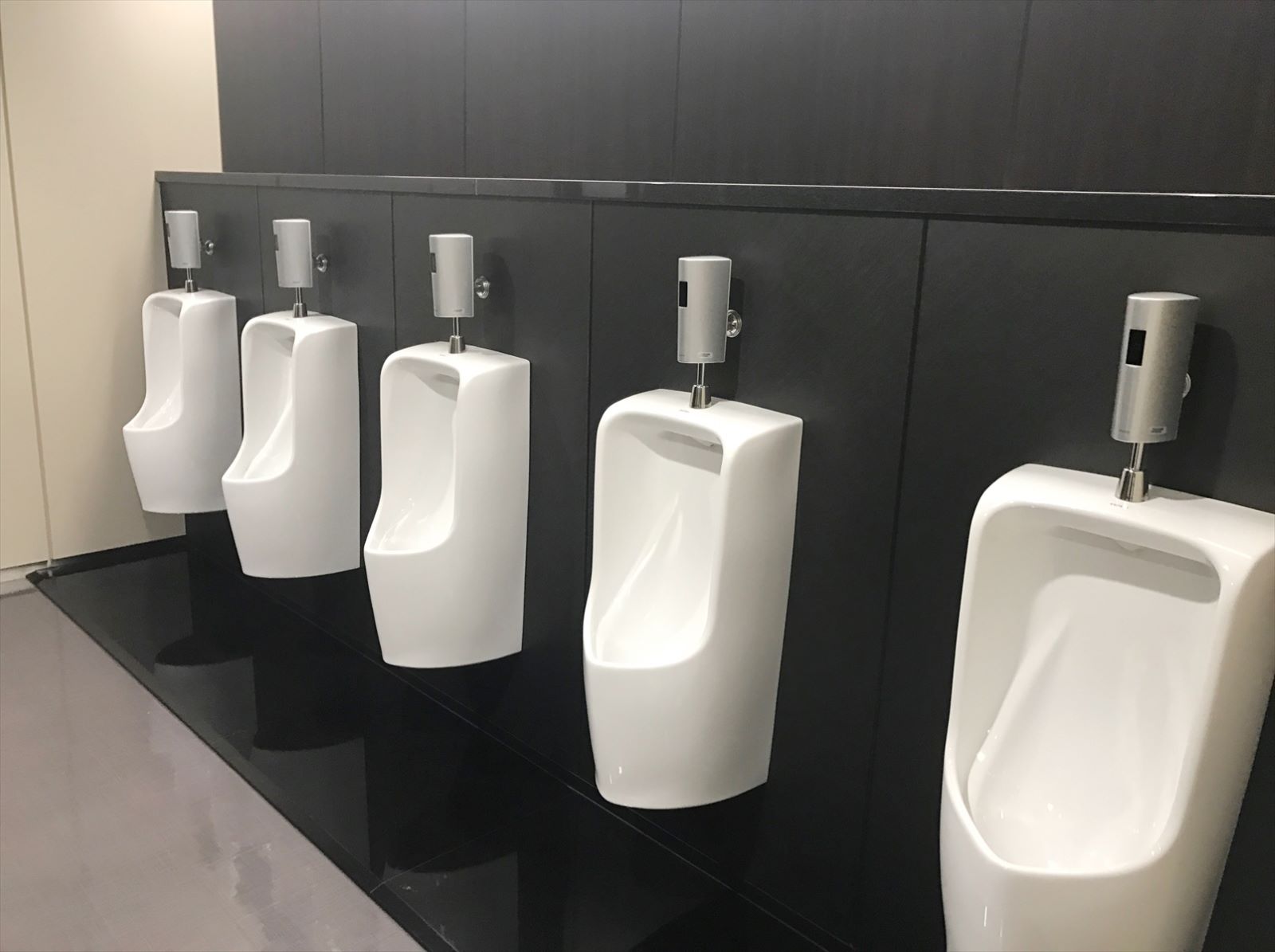 男性用トイレ