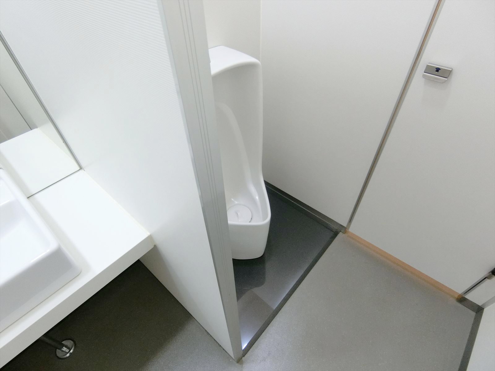 男性用トイレ