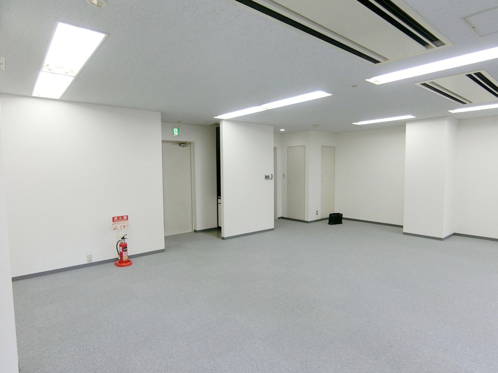 オフィス室内参考画像