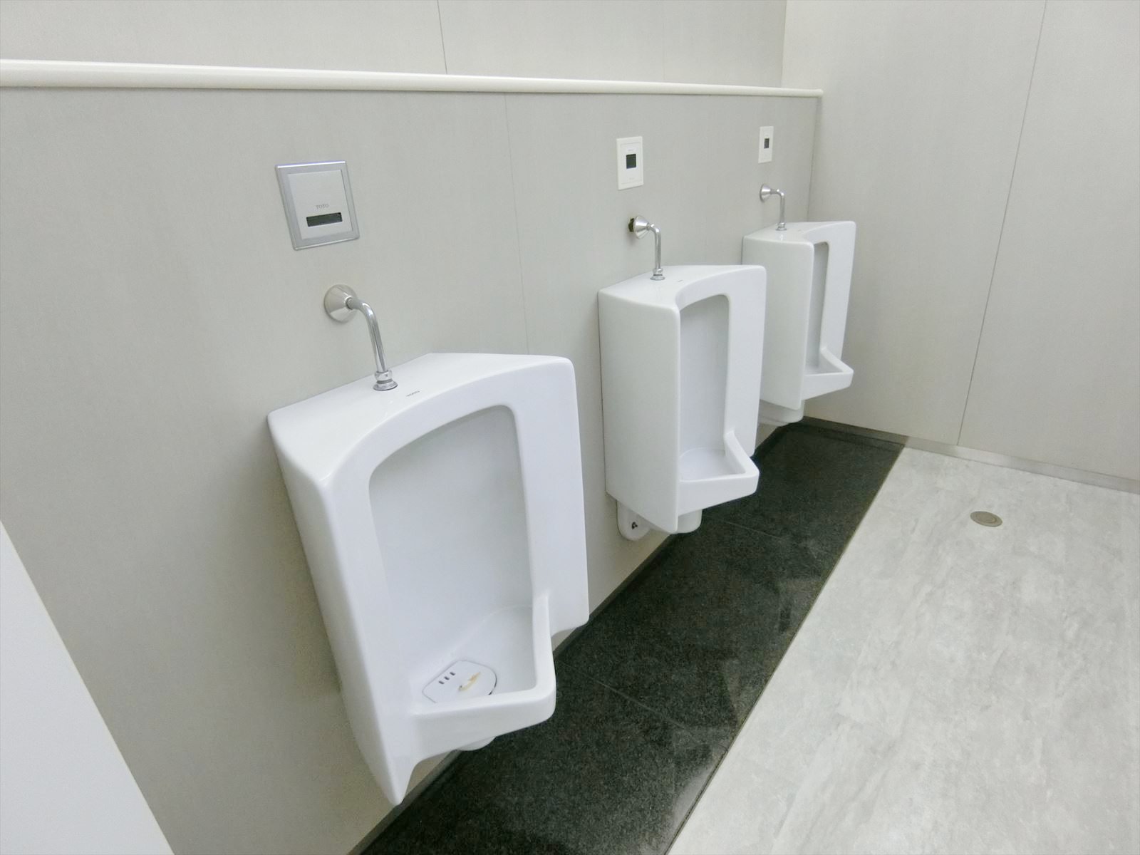 男性用トイレ