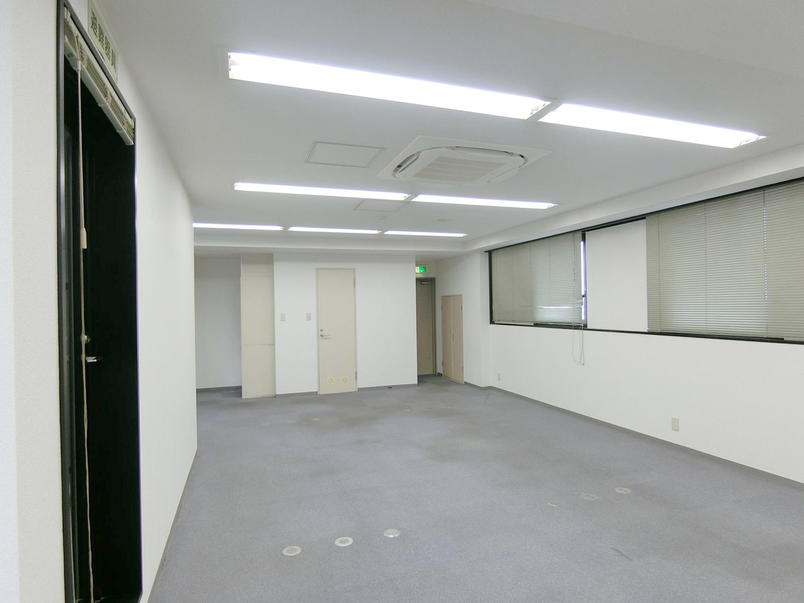 オフィス室内参考画像