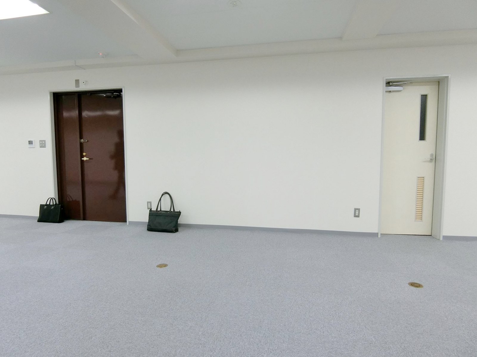 貸室出入り口付近