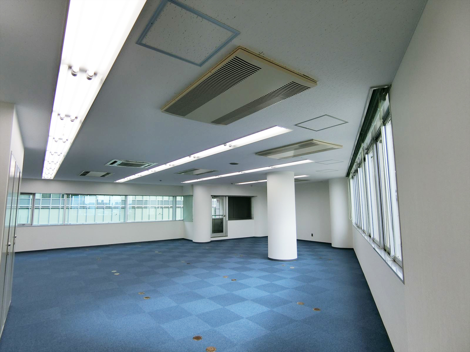 オフィス室内参考画像