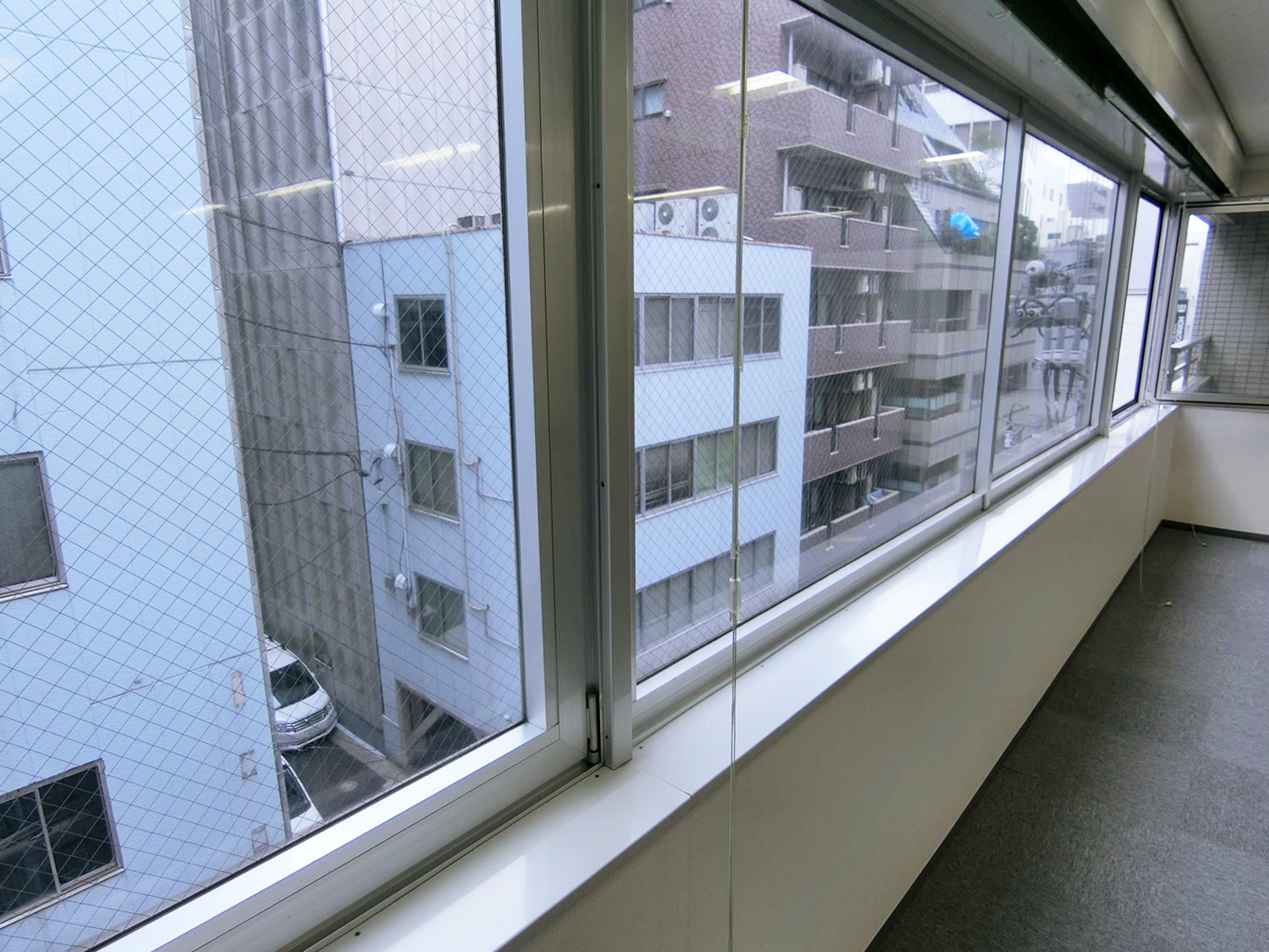 窓際の様子