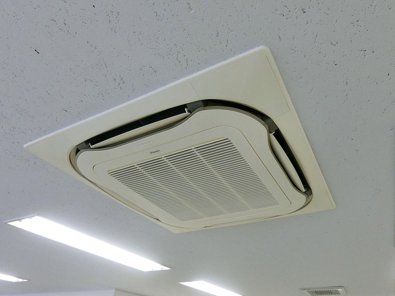 空調吹き出し口