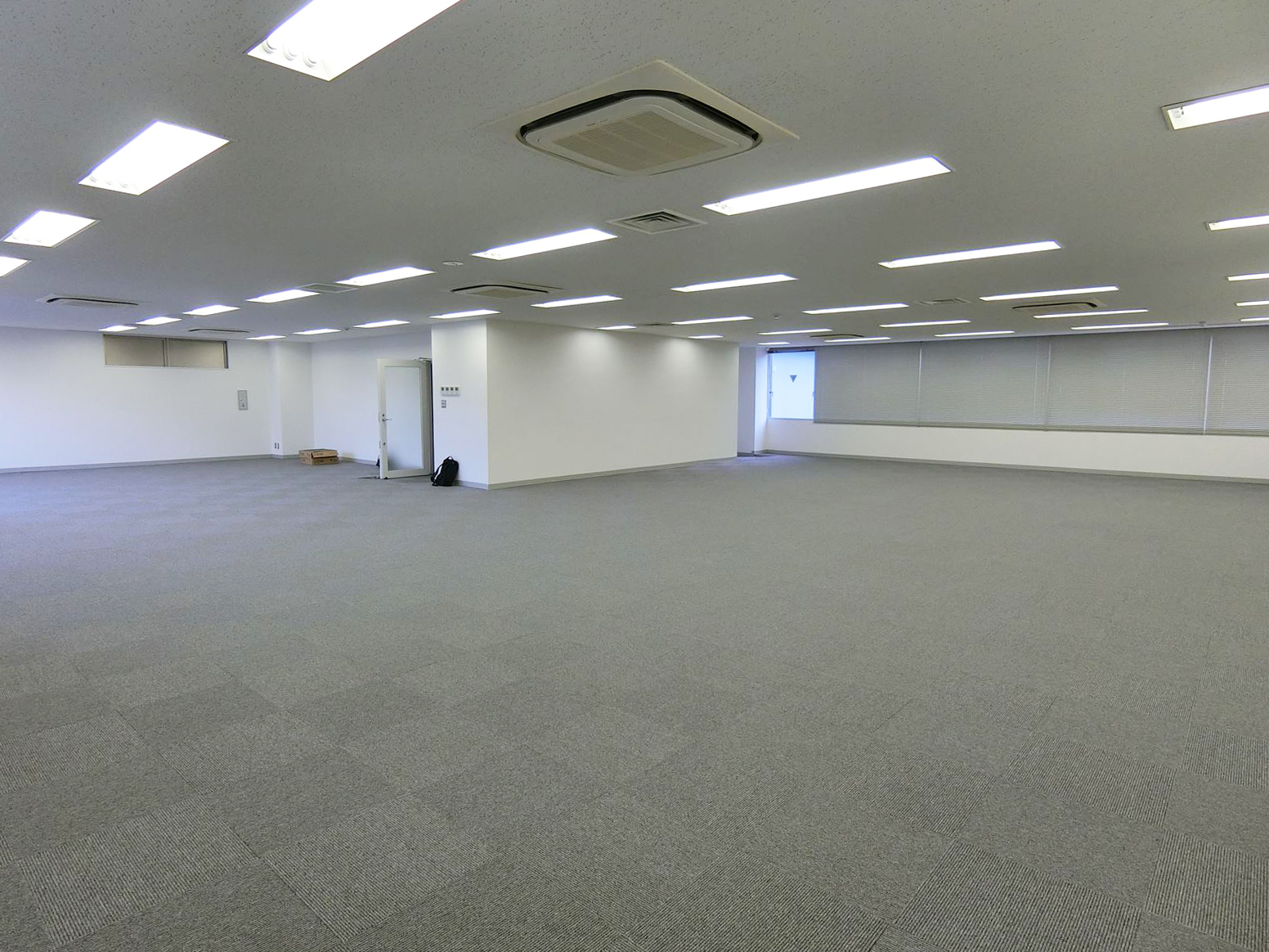 オフィス室内参考画像