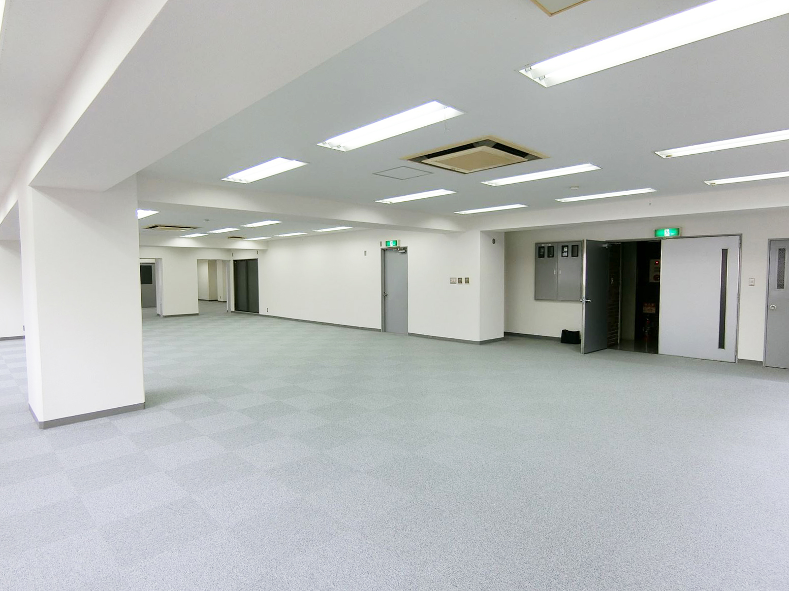 オフィス室内参考画像