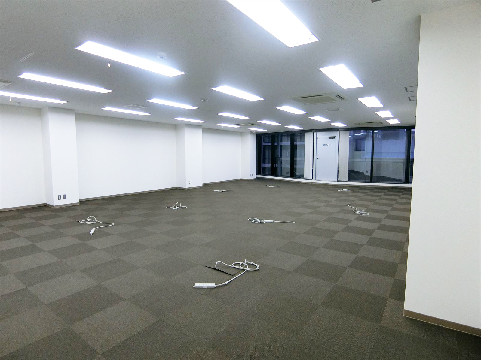 オフィス室内参考画像