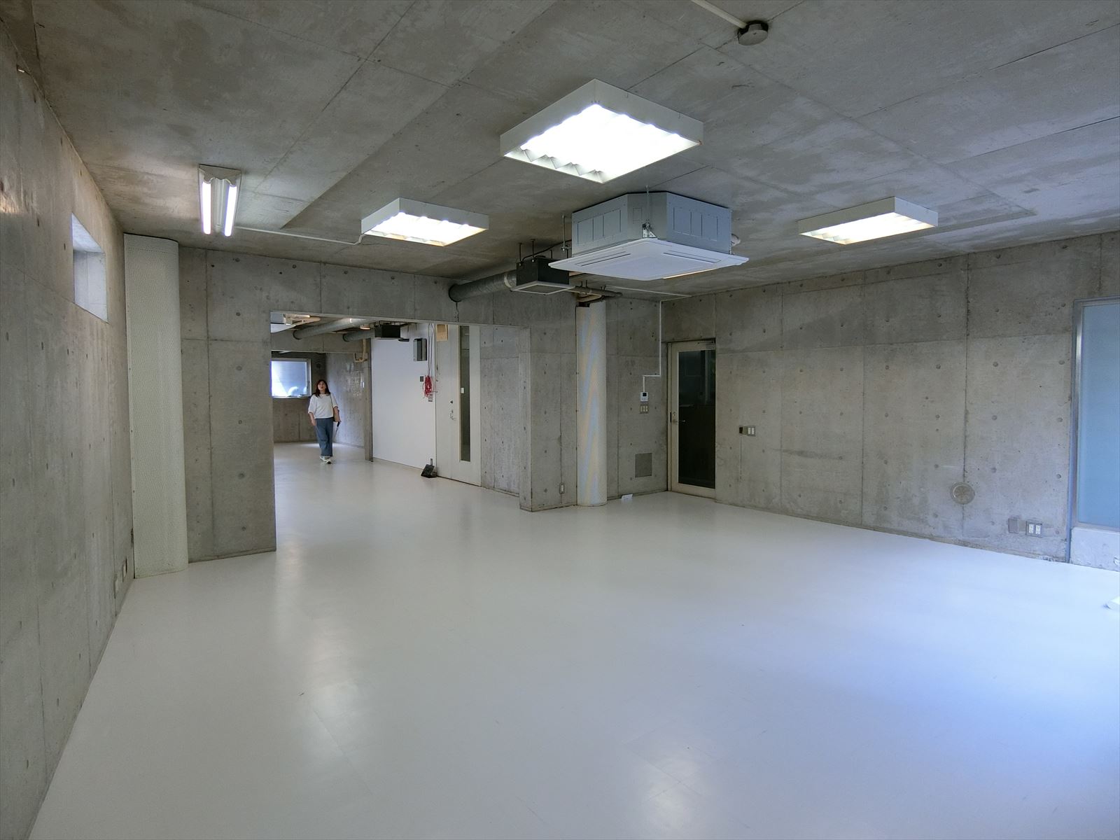オフィス室内参考画像