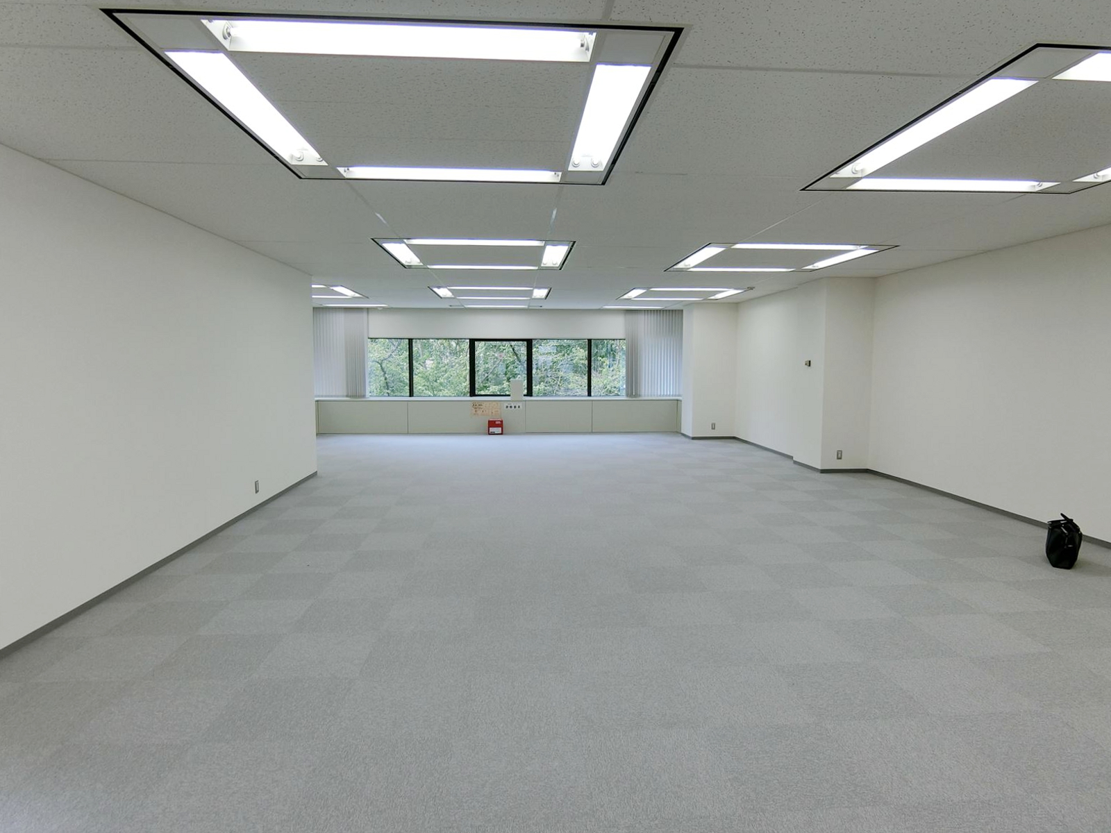 貸室奥から見た様子