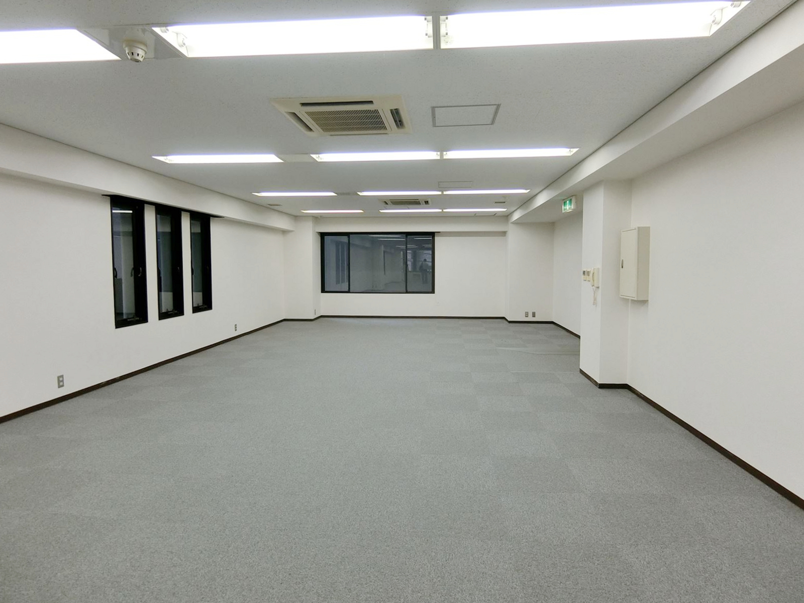 別角度の様子