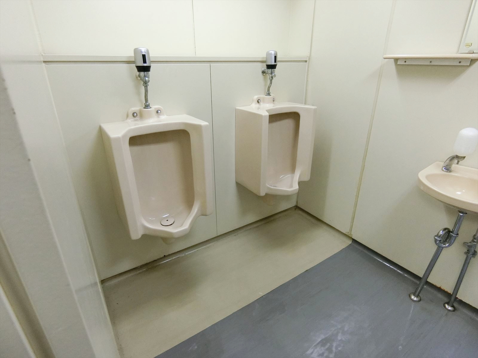 男性用トイレ