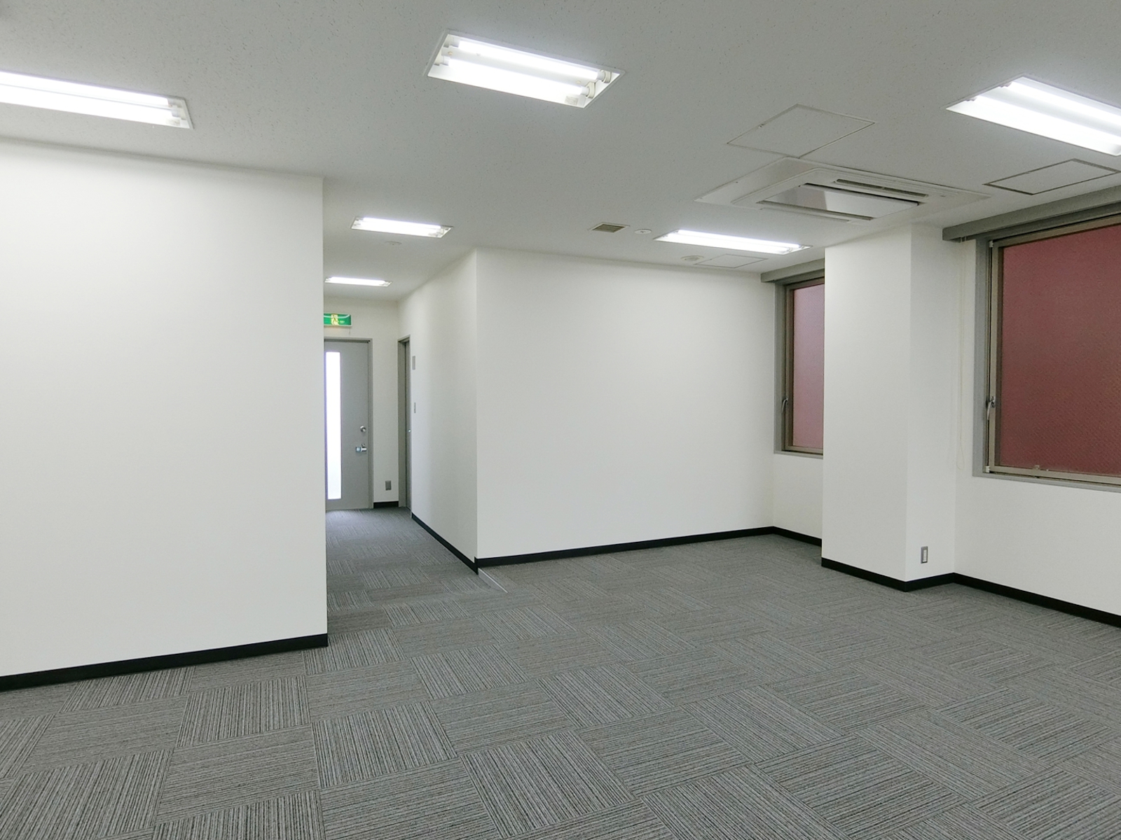 オフィス室内参考画像
