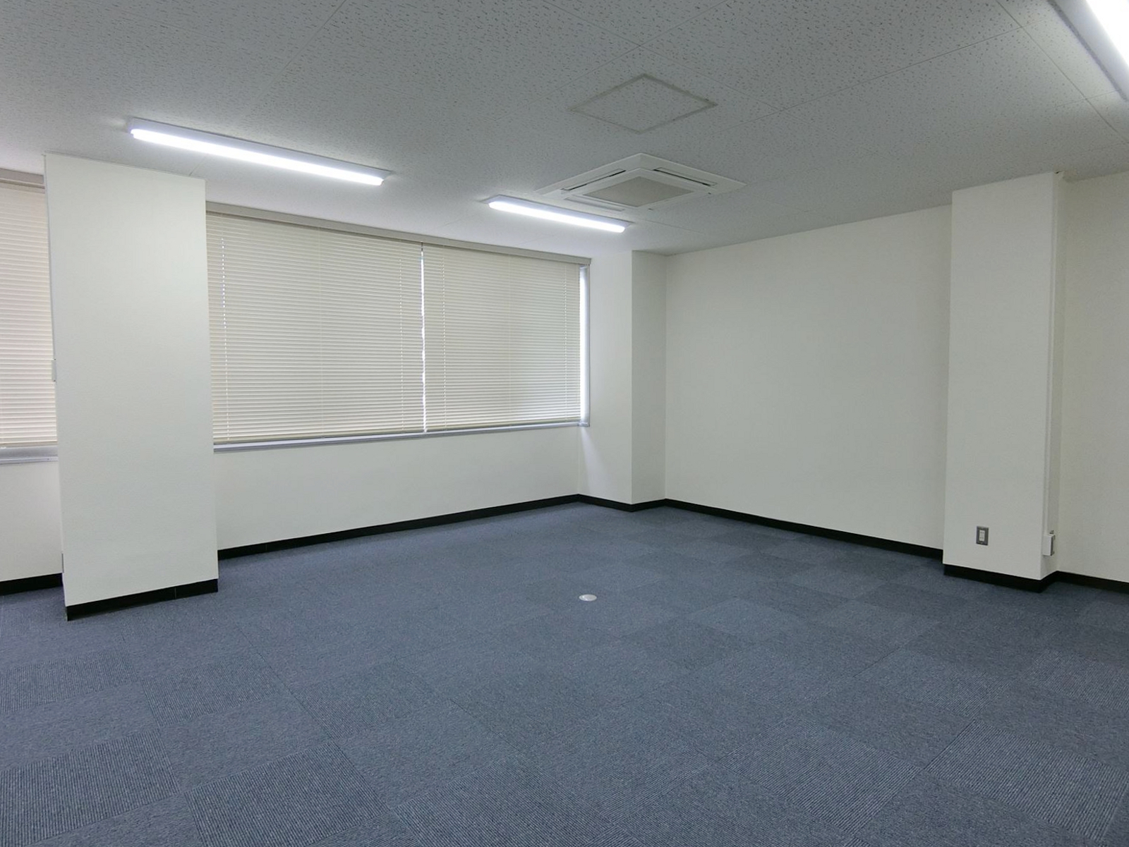 オフィス室内参考画像