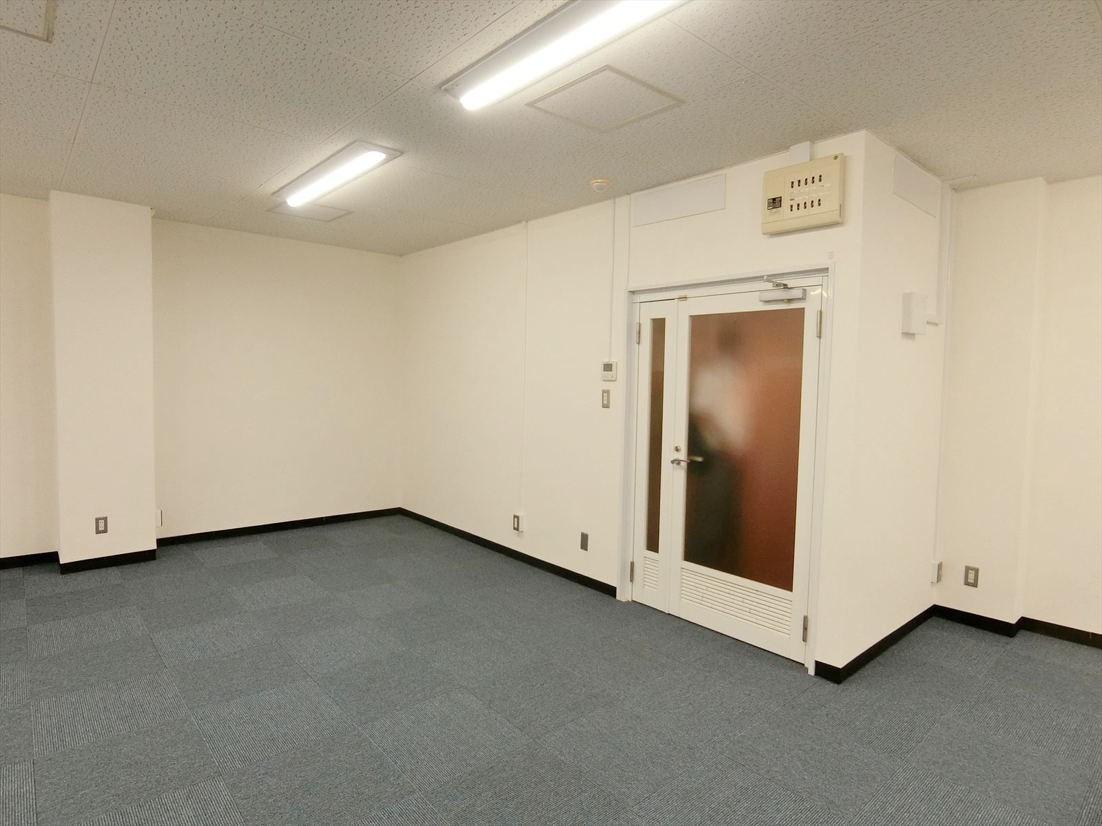 貸室出入口