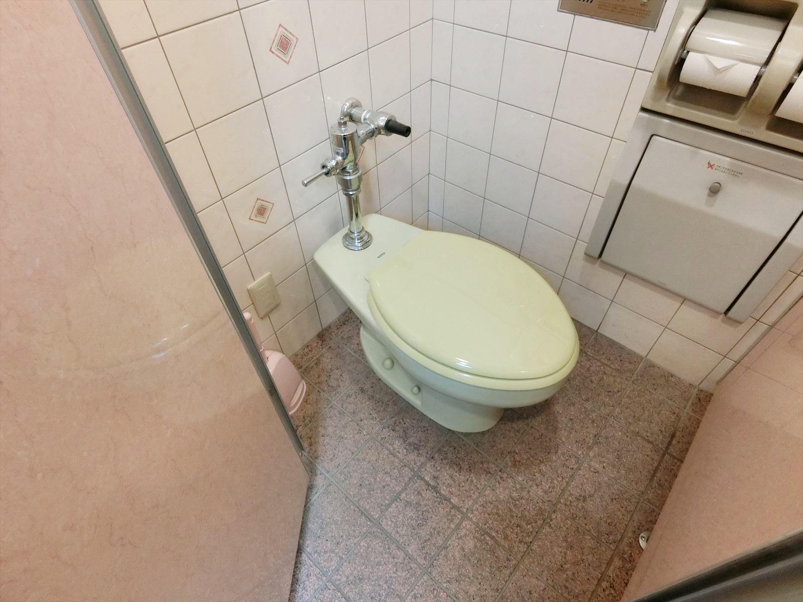 トイレ個室