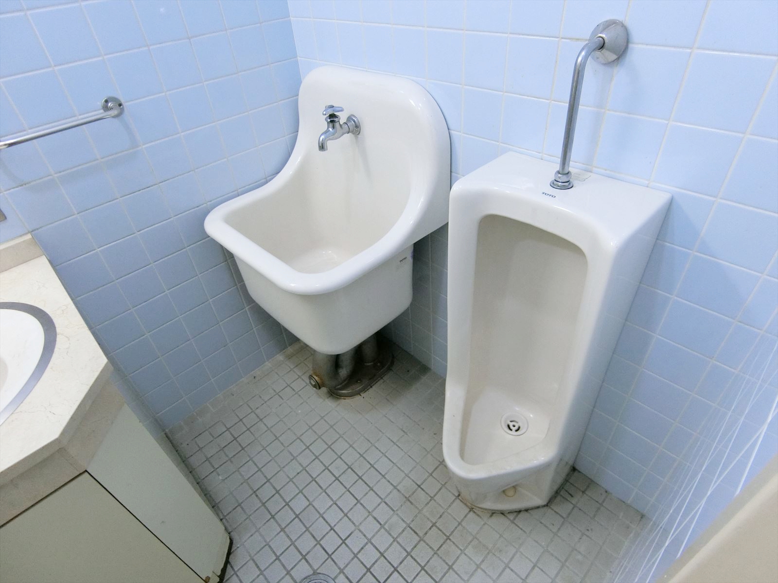 男性用トイレ