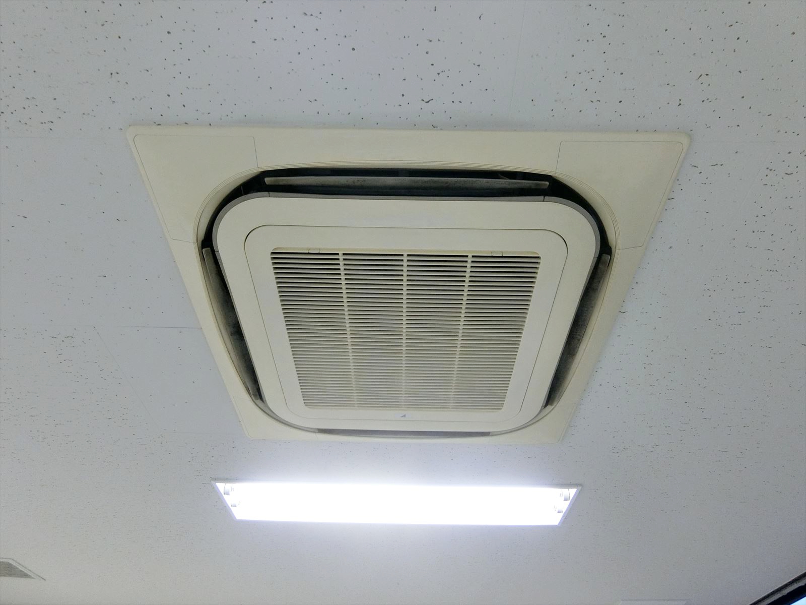 空調吹き出し口