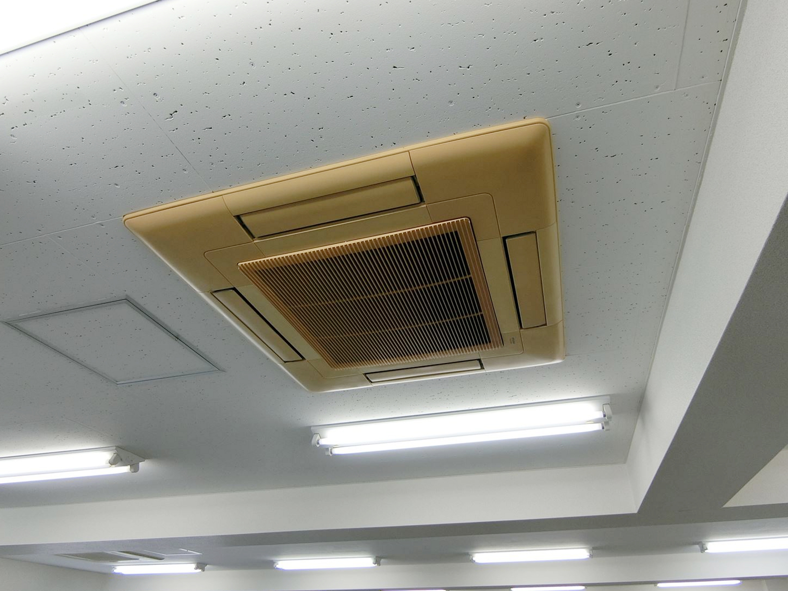空調機器