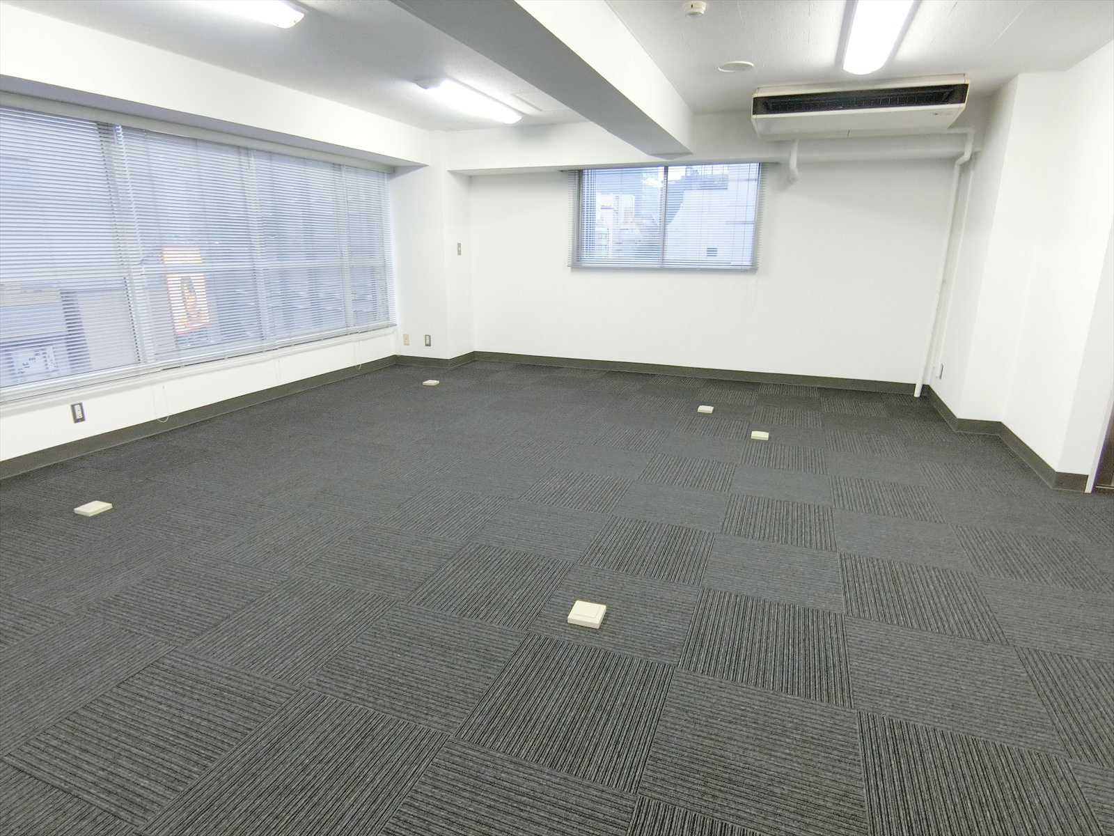オフィス室内参考画像