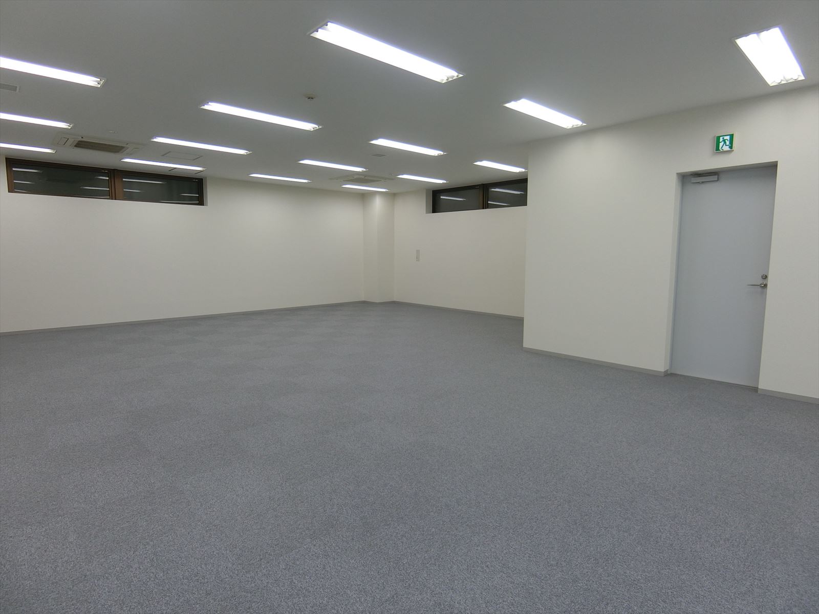 オフィス室内参考画像