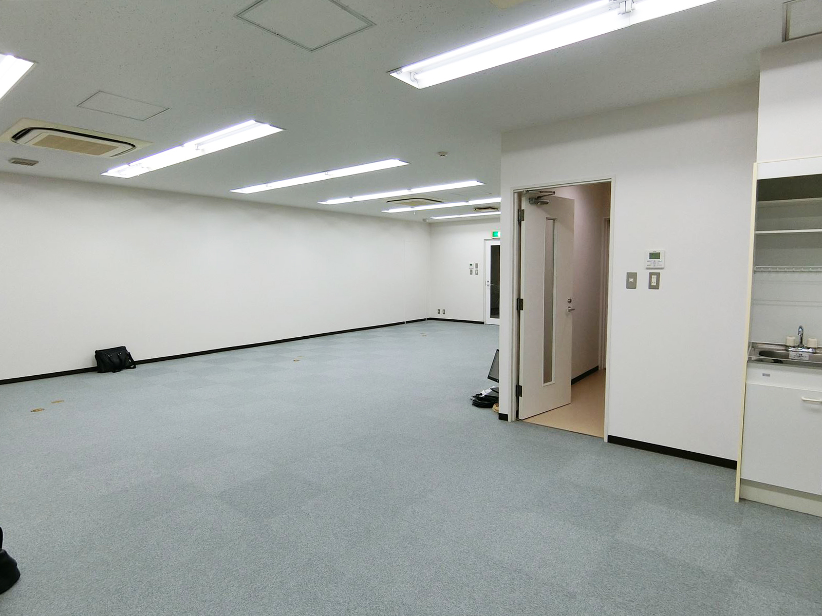 貸室出入り口付近